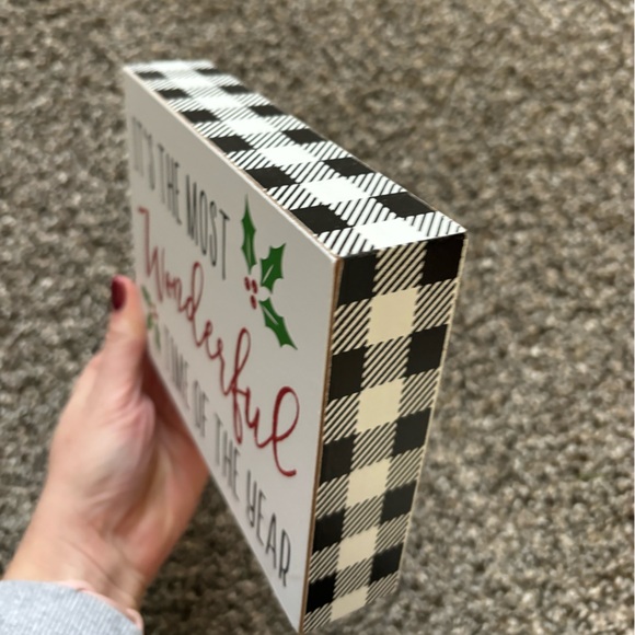 Wood Christmas Sign - Picture 2 of 4